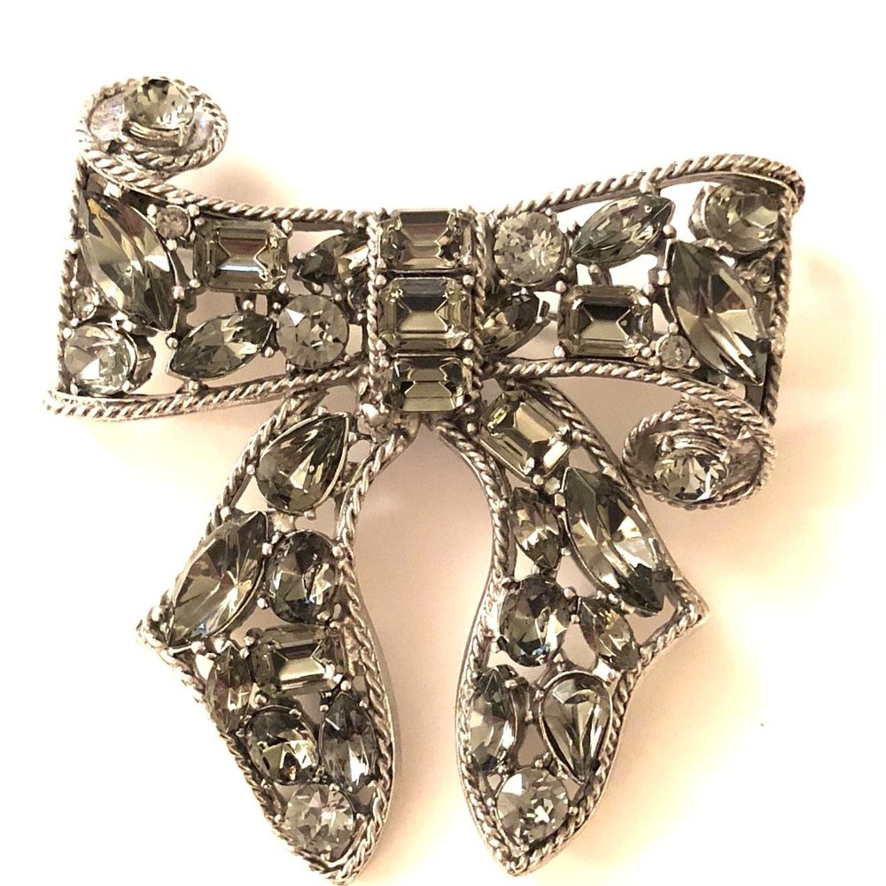 KENNETH JAY LANE, VINTAGE BOW PIN, ANTIQUE SILVER & BLACK DIAMOND CRYSTALS